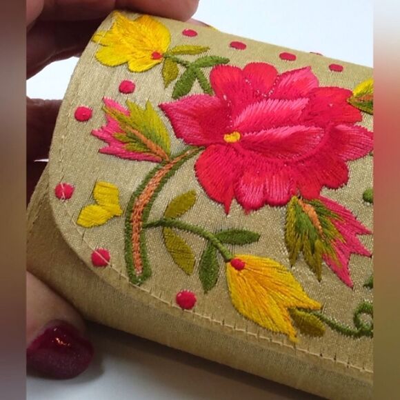 Free with Purchase Floral Embroidery Handbag Clutch Bag Purse - Picture 3 of 16